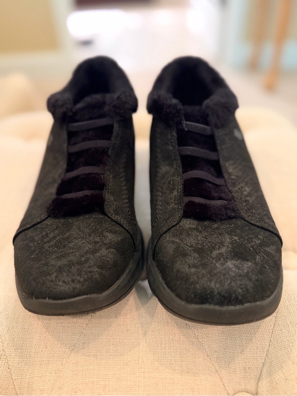 Bzees Black Slip-On Comfort Sneakers - Like New Size 10 Women’s